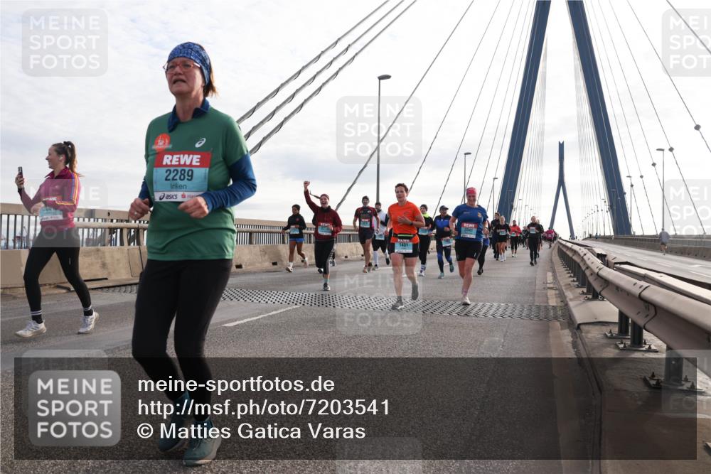 03.10.2024 - Köhlbrandbrückenlauf Matties Gatica Varas http://msf.ph/oto/7203541 03.10.2024 09:31:40 Position 2 2289, 1431, 2041 meine-sportfotos.de