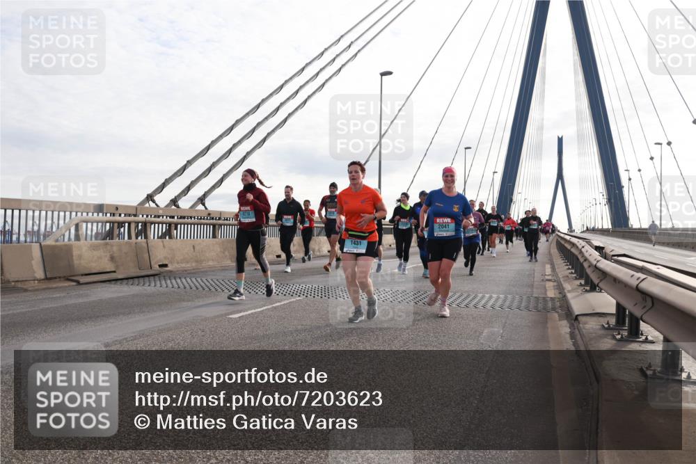 03.10.2024 - Köhlbrandbrückenlauf Matties Gatica Varas http://msf.ph/oto/7203623 03.10.2024 09:31:41 Position 2 2210, 1431, 2041 meine-sportfotos.de