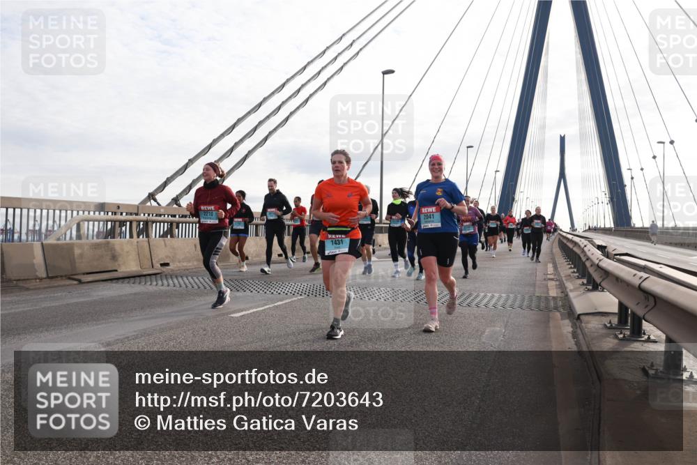 03.10.2024 - Köhlbrandbrückenlauf Matties Gatica Varas http://msf.ph/oto/7203643 03.10.2024 09:31:41 Position 2 2210, 1431, 2041 meine-sportfotos.de