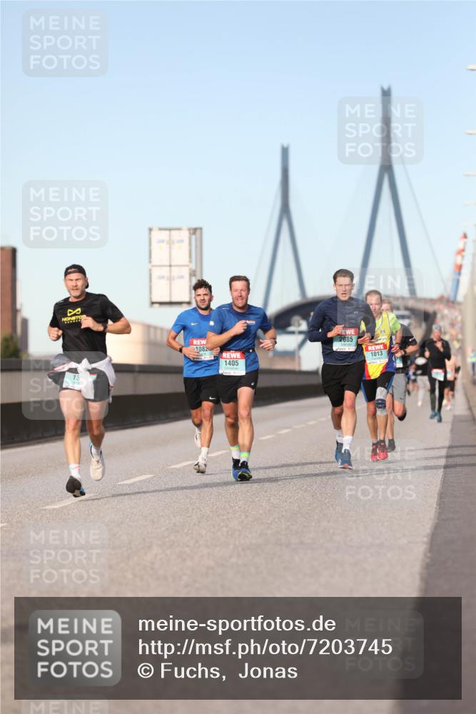 03.10.2024 - Köhlbrandbrückenlauf Fuchs,  Jonas http://msf.ph/oto/7203745 03.10.2024 09:40:38 Position 3 13, 1082, 1405, 2085, 1013 meine-sportfotos.de