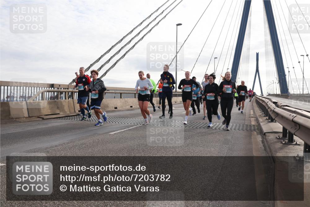 03.10.2024 - Köhlbrandbrückenlauf Matties Gatica Varas http://msf.ph/oto/7203782 03.10.2024 09:31:45 Position 2 2241, 2133, 657 meine-sportfotos.de