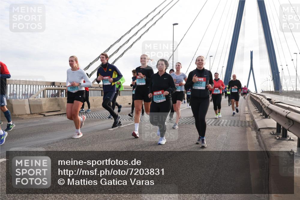 03.10.2024 - Köhlbrandbrückenlauf Matties Gatica Varas http://msf.ph/oto/7203831 03.10.2024 09:31:46 Position 2 2052, 1898, 2241, 2133, 1657, 2485 meine-sportfotos.de