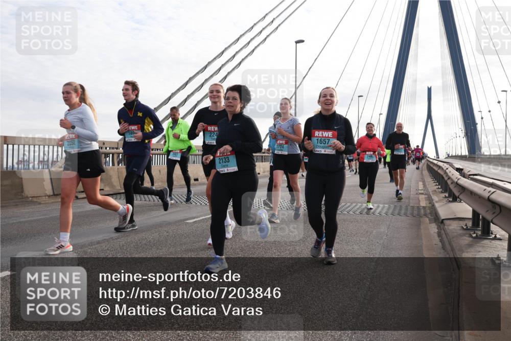 03.10.2024 - Köhlbrandbrückenlauf Matties Gatica Varas http://msf.ph/oto/7203846 03.10.2024 09:31:46 Position 2 189, 2052, 224, 2133, 1657, 248 meine-sportfotos.de