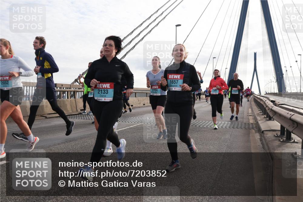 03.10.2024 - Köhlbrandbrückenlauf Matties Gatica Varas http://msf.ph/oto/7203852 03.10.2024 09:31:46 Position 2 2052, 2133, 1657, 2704, 2485, 2317 meine-sportfotos.de