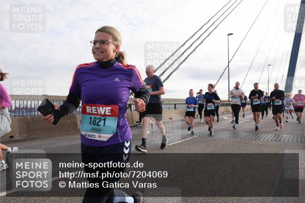 03.10.2024 - Köhlbrandbrückenlauf Matties Gatica Varas http://msf.ph/oto/7204069 03.10.2024 09:31:52 Position 2 18211, 2357 meine-sportfotos.de