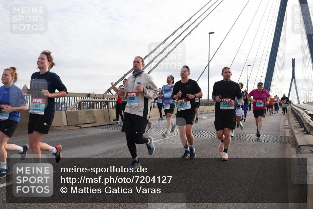 03.10.2024 - Köhlbrandbrückenlauf Matties Gatica Varas http://msf.ph/oto/7204127 03.10.2024 09:31:54 Position 2 2, 2357, 3486, 2163, 1295, 2355 meine-sportfotos.de