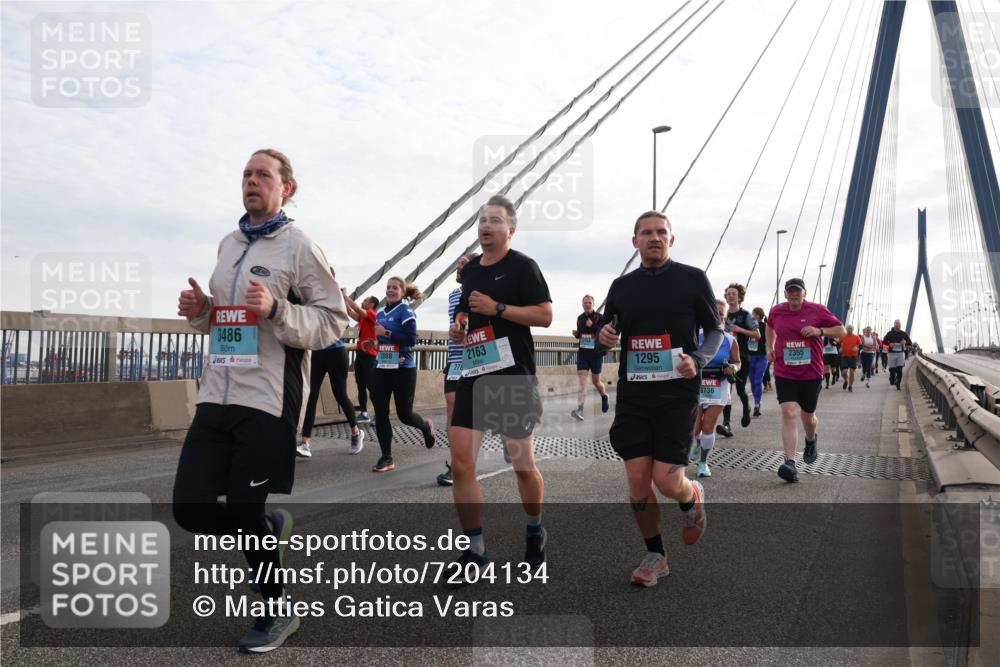 03.10.2024 - Köhlbrandbrückenlauf Matties Gatica Varas http://msf.ph/oto/7204134 03.10.2024 09:31:55 Position 2 3486, 1295, 2008, 2163, 278, 3736, 2355 meine-sportfotos.de