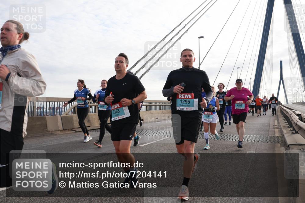 03.10.2024 - Köhlbrandbrückenlauf Matties Gatica Varas http://msf.ph/oto/7204141 03.10.2024 09:31:55 Position 2 2008, 2163, 1295, 3736, 2355 meine-sportfotos.de