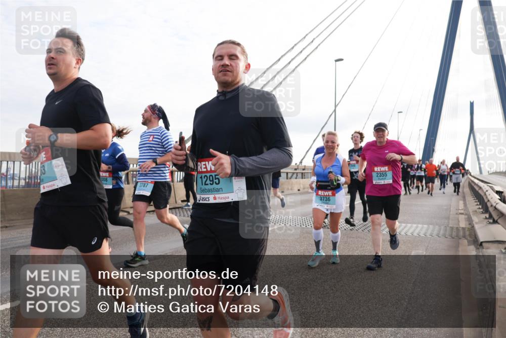 03.10.2024 - Köhlbrandbrückenlauf Matties Gatica Varas http://msf.ph/oto/7204148 03.10.2024 09:31:55 Position 2 008, 2787, 1295, 3736, 2355 meine-sportfotos.de