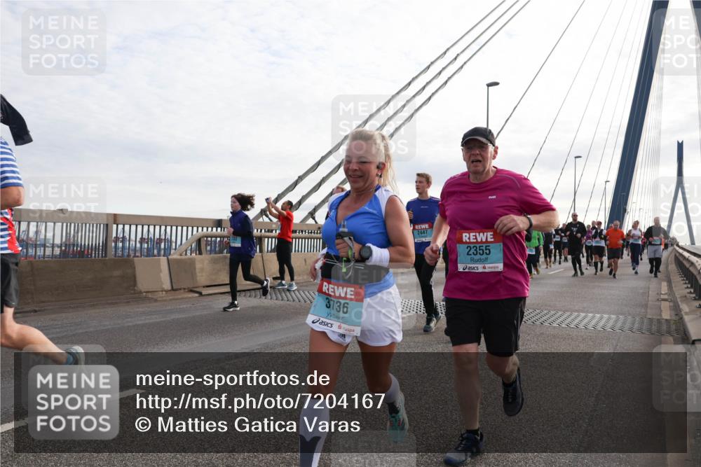 03.10.2024 - Köhlbrandbrückenlauf Matties Gatica Varas http://msf.ph/oto/7204167 03.10.2024 09:31:56 Position 2 3736, 2447, 2355 meine-sportfotos.de