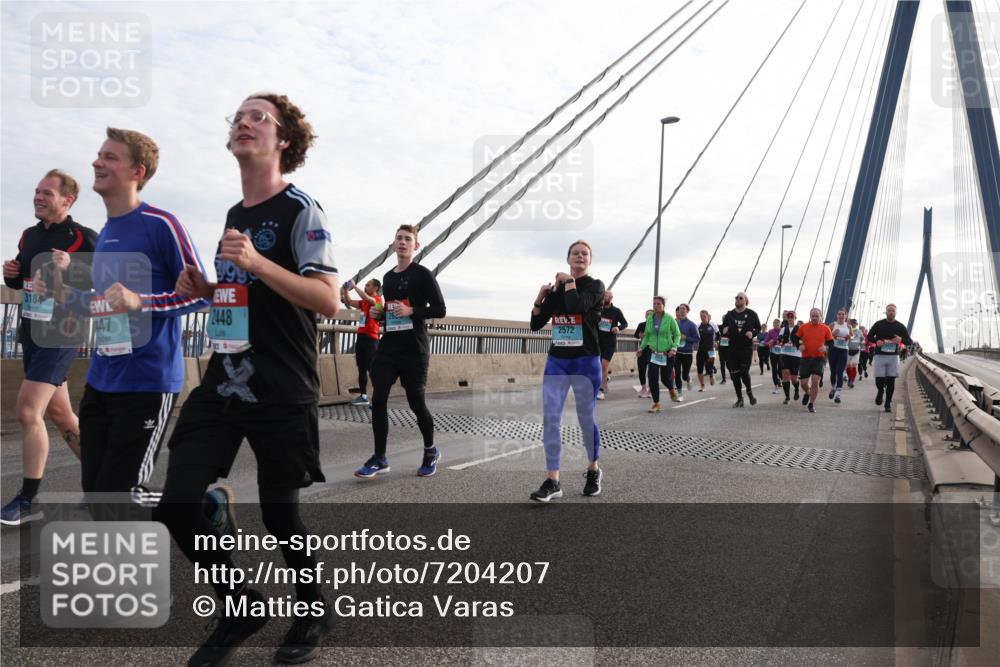 03.10.2024 - Köhlbrandbrückenlauf Matties Gatica Varas http://msf.ph/oto/7204207 03.10.2024 09:31:58 Position 2 3184, 666, 2448, 2572 meine-sportfotos.de