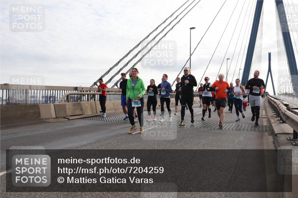 03.10.2024 - Köhlbrandbrückenlauf Matties Gatica Varas http://msf.ph/oto/7204259 03.10.2024 09:32:00 Position 2 25, 2267 meine-sportfotos.de
