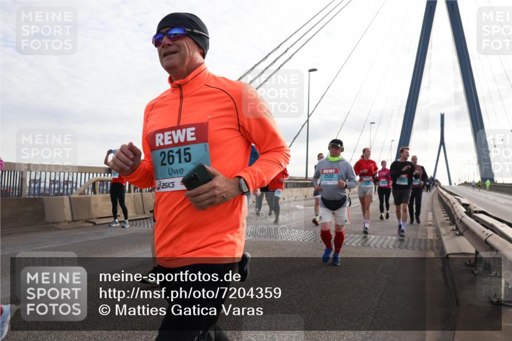 03.10.2024 - Köhlbrandbrückenlauf Matties Gatica Varas http://msf.ph/oto/7204359 03.10.2024 09:32:03 Position 2 2615, 2532 meine-sportfotos.de