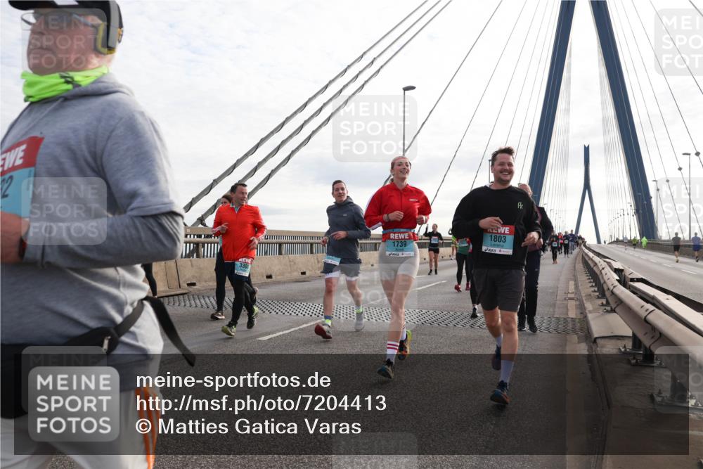 03.10.2024 - Köhlbrandbrückenlauf Matties Gatica Varas http://msf.ph/oto/7204413 03.10.2024 09:32:05 Position 2 2, 330, 1739, 1803 meine-sportfotos.de