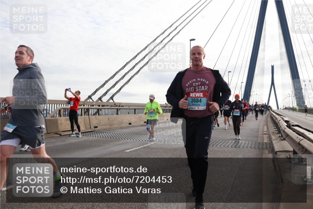 03.10.2024 - Köhlbrandbrückenlauf Matties Gatica Varas http://msf.ph/oto/7204453 03.10.2024 09:32:07 Position 2 3684, 2141 meine-sportfotos.de