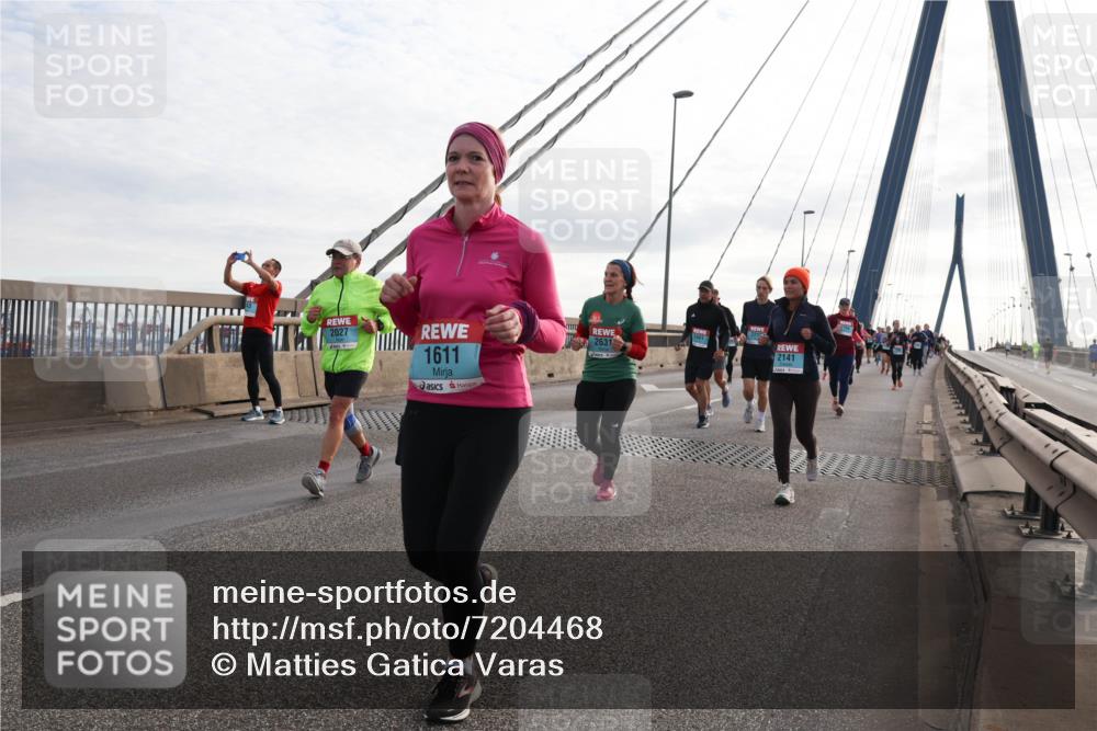 03.10.2024 - Köhlbrandbrückenlauf Matties Gatica Varas http://msf.ph/oto/7204468 03.10.2024 09:32:08 Position 2 2027, 1611, 221, 2631, 2141 meine-sportfotos.de