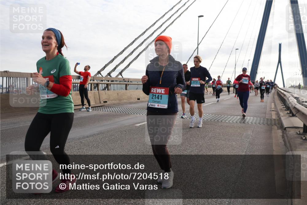 03.10.2024 - Köhlbrandbrückenlauf Matties Gatica Varas http://msf.ph/oto/7204518 03.10.2024 09:32:09 Position 2 263, 2141, 2212, 1764 meine-sportfotos.de