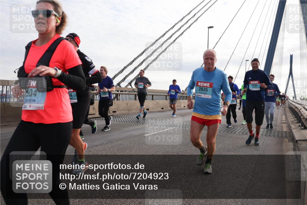 03.10.2024 - Köhlbrandbrückenlauf Matties Gatica Varas http://msf.ph/oto/7204923 03.10.2024 09:32:22 Position 2 504, 2886, 14, 3341, 2635, 1540, 1845, 64 meine-sportfotos.de