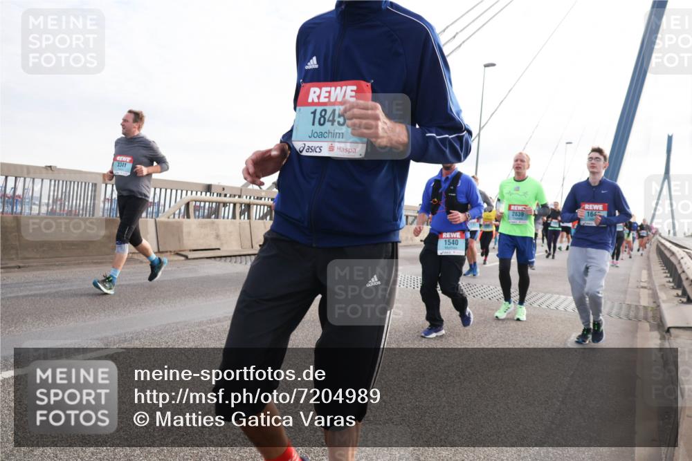 03.10.2024 - Köhlbrandbrückenlauf Matties Gatica Varas http://msf.ph/oto/7204989 03.10.2024 09:32:23 Position 2 3341, 1845, 1540, 2839, 164 meine-sportfotos.de