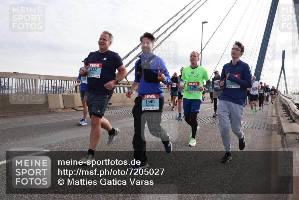 03.10.2024 - Köhlbrandbrückenlauf Matties Gatica Varas http://msf.ph/oto/7205027 03.10.2024 09:32:24 Position 2 1639, 1532, 1540, 2839, 10 meine-sportfotos.de