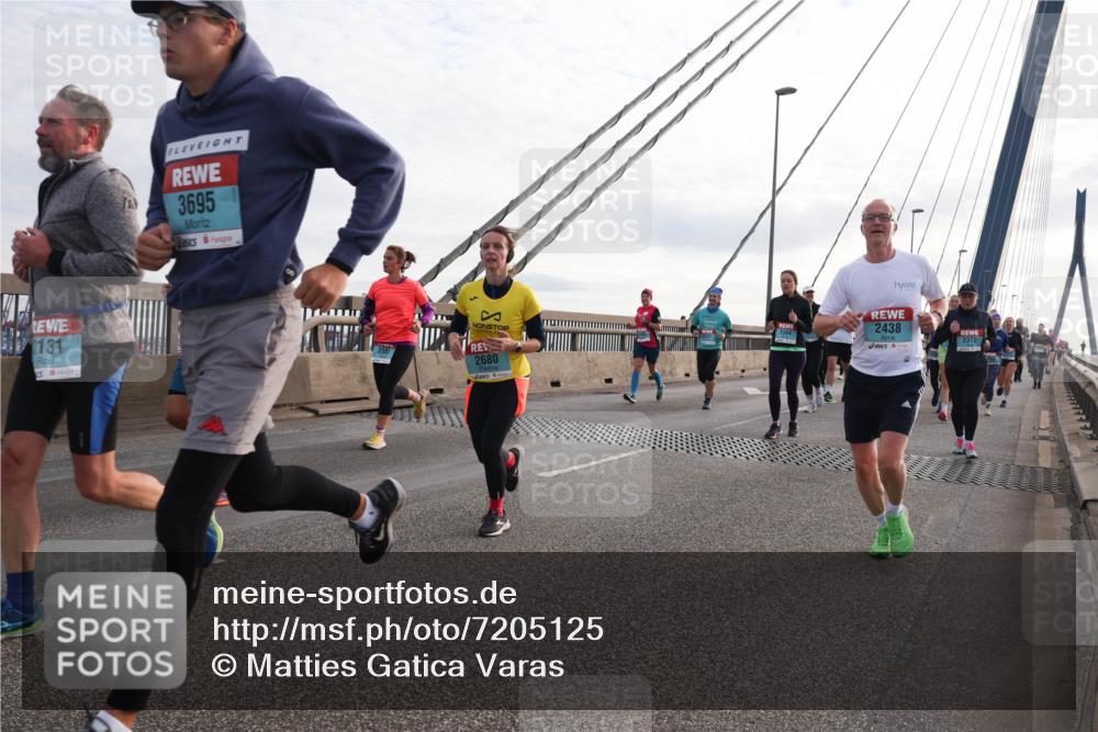 03.10.2024 - Köhlbrandbrückenlauf Matties Gatica Varas http://msf.ph/oto/7205125 03.10.2024 09:32:26 Position 2 2131, 3695, 2680, 2438, 1594, 2372 meine-sportfotos.de