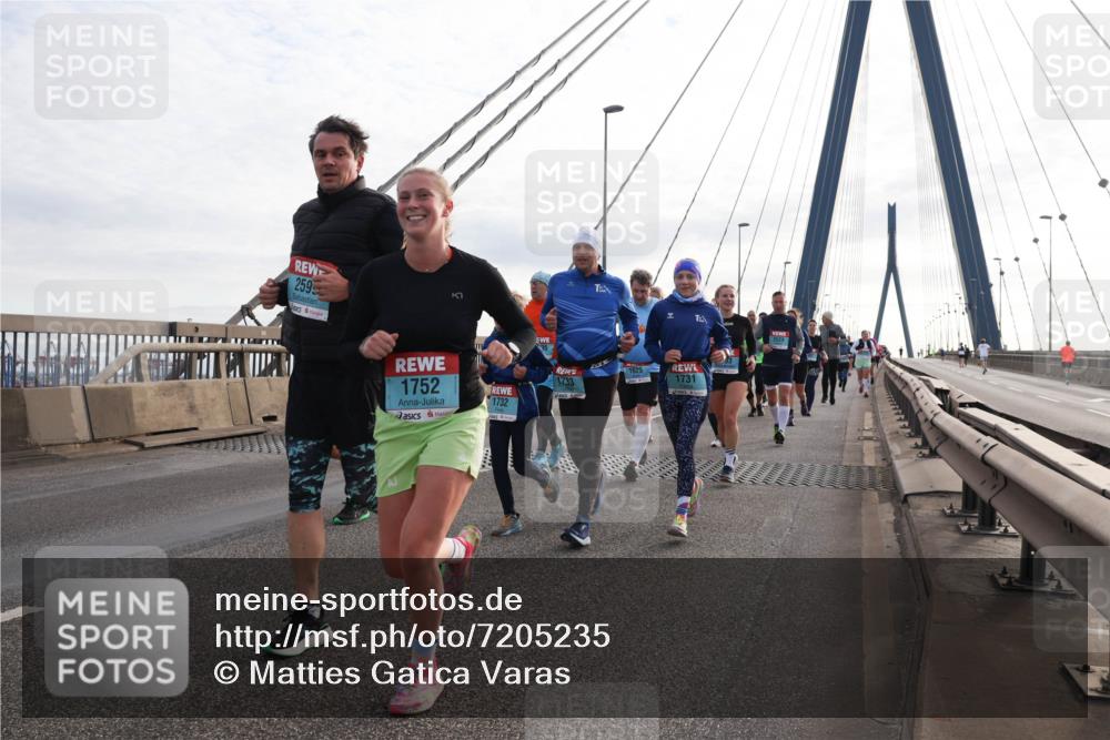 03.10.2024 - Köhlbrandbrückenlauf Matties Gatica Varas http://msf.ph/oto/7205235 03.10.2024 09:32:30 Position 2 259, 35, 1752, 1625, 1733, 1731, 1732 meine-sportfotos.de