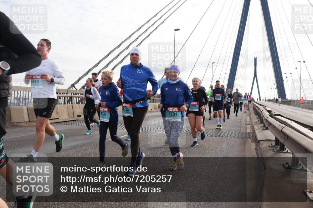 03.10.2024 - Köhlbrandbrückenlauf Matties Gatica Varas http://msf.ph/oto/7205257 03.10.2024 09:32:30 Position 2 2431, 1733, 1732, 1731, 1993, 2529 meine-sportfotos.de