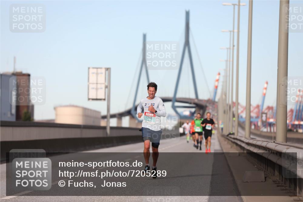 03.10.2024 - Köhlbrandbrückenlauf Fuchs,  Jonas http://msf.ph/oto/7205289 03.10.2024 09:41:25 Position 3 2022, 1218 meine-sportfotos.de