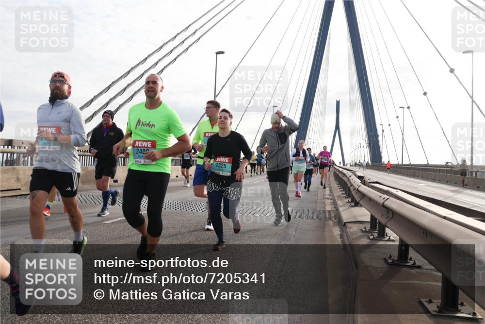 03.10.2024 - Köhlbrandbrückenlauf Matties Gatica Varas http://msf.ph/oto/7205341 03.10.2024 09:32:34 Position 2 240, 2325 meine-sportfotos.de