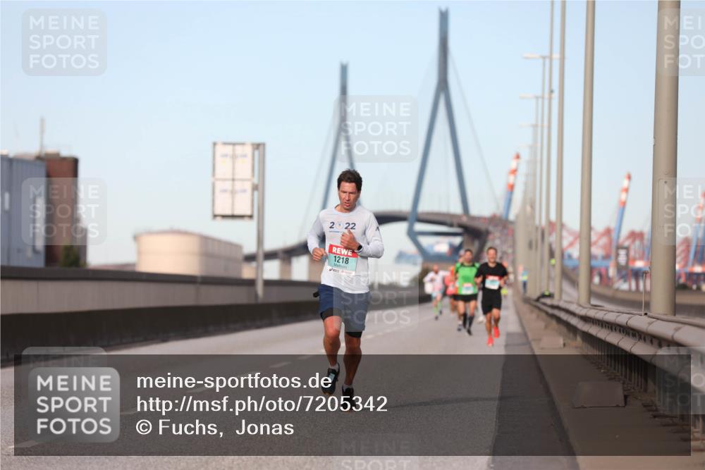 03.10.2024 - Köhlbrandbrückenlauf Fuchs,  Jonas http://msf.ph/oto/7205342 03.10.2024 09:41:25 Position 3 2022, 1218 meine-sportfotos.de