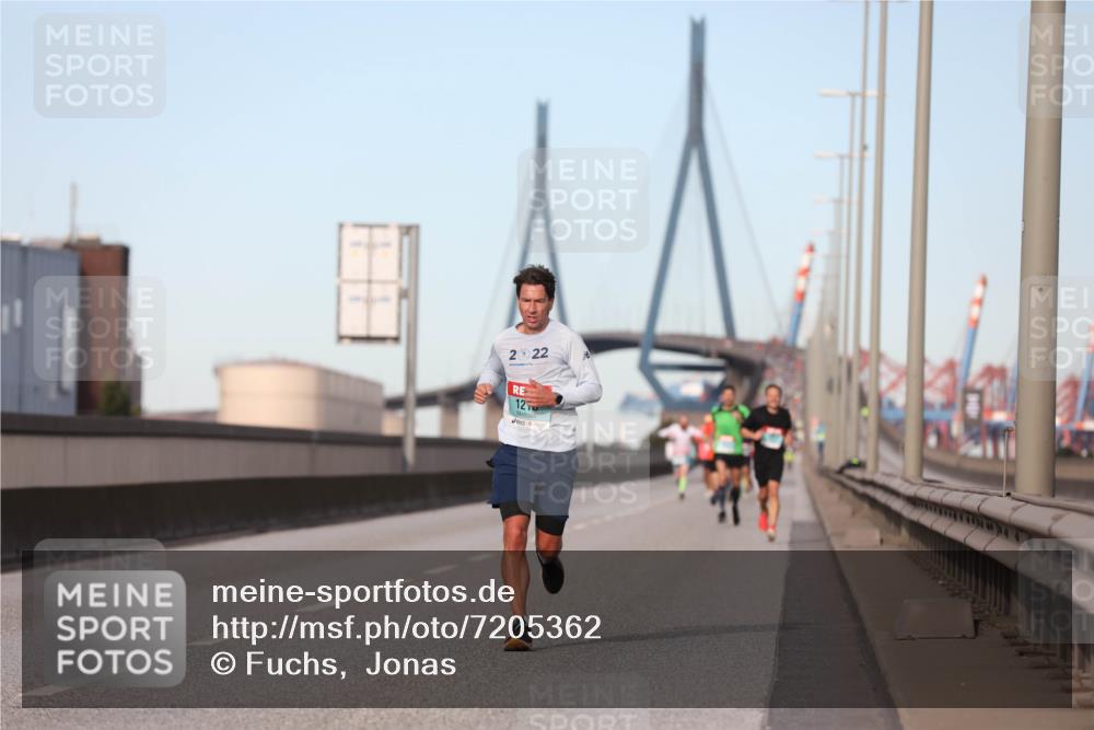03.10.2024 - Köhlbrandbrückenlauf Fuchs,  Jonas http://msf.ph/oto/7205362 03.10.2024 09:41:25 Position 3 2022, 12 meine-sportfotos.de