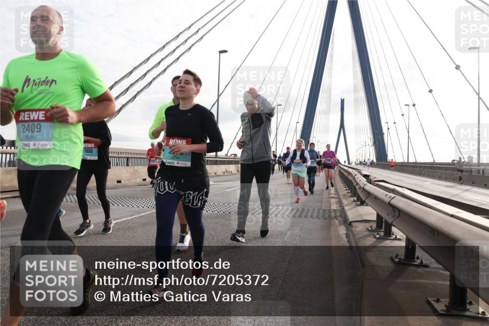 03.10.2024 - Köhlbrandbrückenlauf Matties Gatica Varas http://msf.ph/oto/7205372 03.10.2024 09:32:34 Position 2 2409, 1635, 14 meine-sportfotos.de