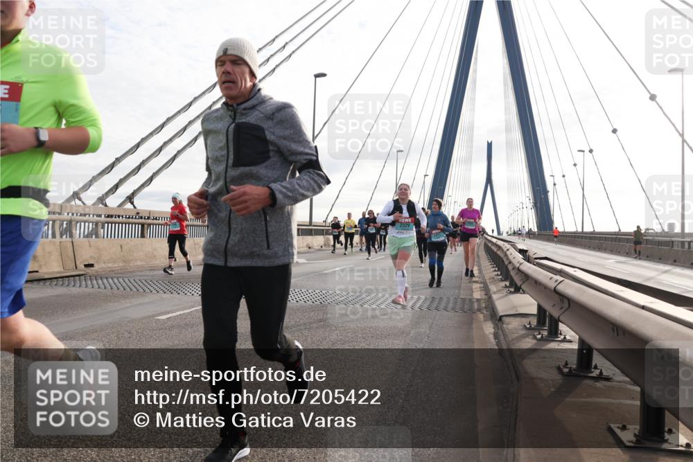 03.10.2024 - Köhlbrandbrückenlauf Matties Gatica Varas http://msf.ph/oto/7205422 03.10.2024 09:32:35 Position 2 2329 meine-sportfotos.de