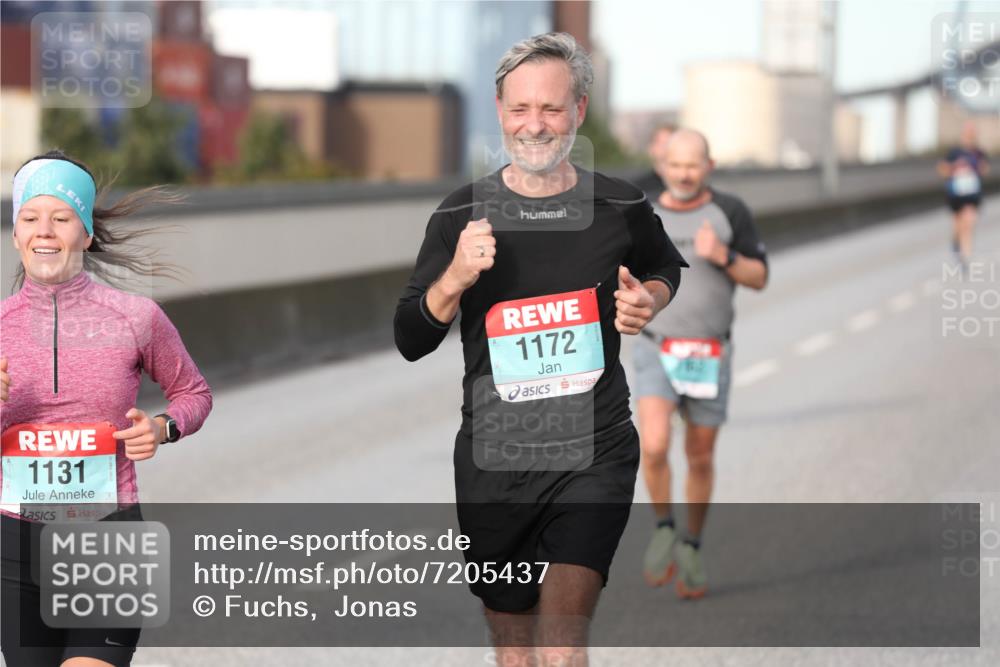 03.10.2024 - Köhlbrandbrückenlauf Fuchs,  Jonas http://msf.ph/oto/7205437 03.10.2024 09:42:22 Position 3 1131, 1172 meine-sportfotos.de
