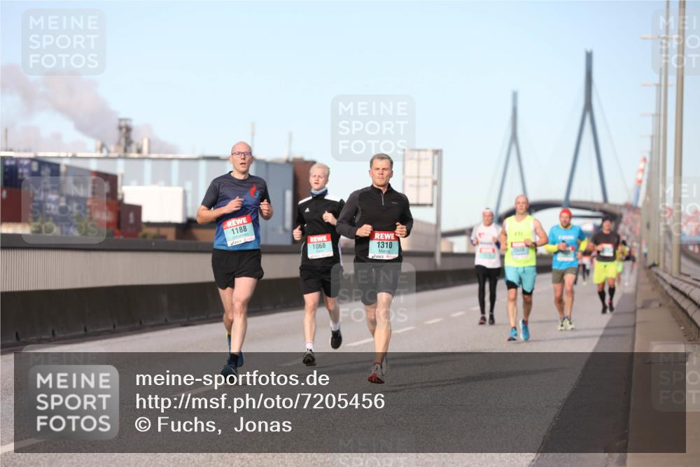 03.10.2024 - Köhlbrandbrückenlauf Fuchs,  Jonas http://msf.ph/oto/7205456 03.10.2024 09:42:34 Position 3 1188, 1068, 1310 meine-sportfotos.de