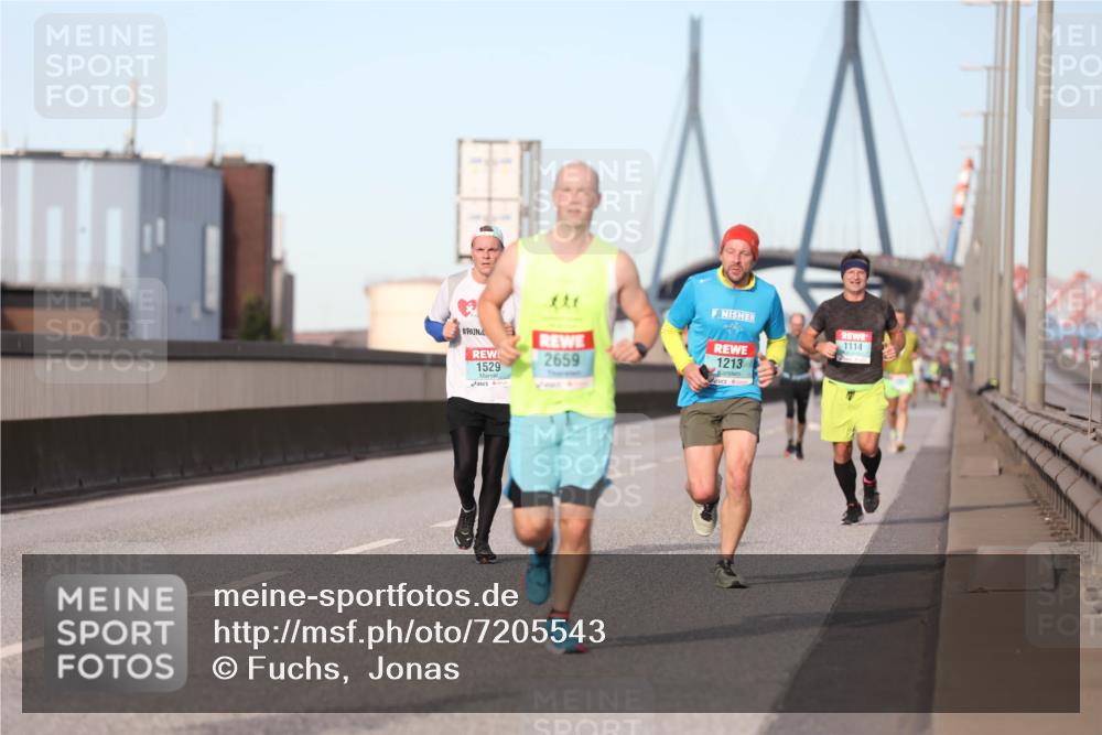 03.10.2024 - Köhlbrandbrückenlauf Fuchs,  Jonas http://msf.ph/oto/7205543 03.10.2024 09:42:37 Position 3 4, 1114, 2659, 1213, 1529 meine-sportfotos.de