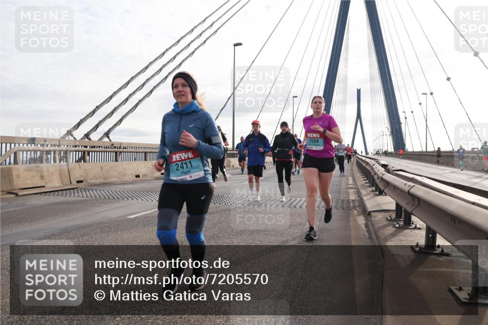 03.10.2024 - Köhlbrandbrückenlauf Matties Gatica Varas http://msf.ph/oto/7205570 03.10.2024 09:32:38 Position 2 2411, 1534 meine-sportfotos.de