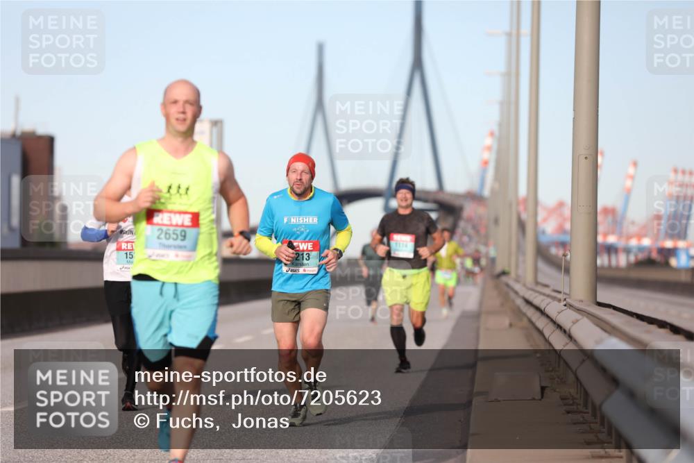 03.10.2024 - Köhlbrandbrückenlauf Fuchs,  Jonas http://msf.ph/oto/7205623 03.10.2024 09:42:38 Position 3 15, 2659, 213, 1114 meine-sportfotos.de