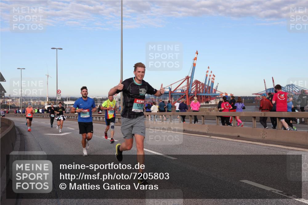 03.10.2024 - Köhlbrandbrückenlauf Matties Gatica Varas http://msf.ph/oto/7205803 03.10.2024 09:32:58 Position 2 1082, 1219 meine-sportfotos.de