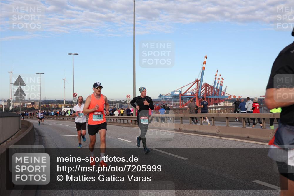 03.10.2024 - Köhlbrandbrückenlauf Matties Gatica Varas http://msf.ph/oto/7205999 03.10.2024 09:33:04 Position 2 1004, 1070 meine-sportfotos.de