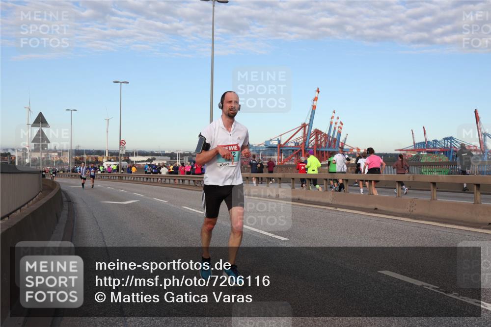 03.10.2024 - Köhlbrandbrückenlauf Matties Gatica Varas http://msf.ph/oto/7206116 03.10.2024 09:33:06 Position 2 2 meine-sportfotos.de
