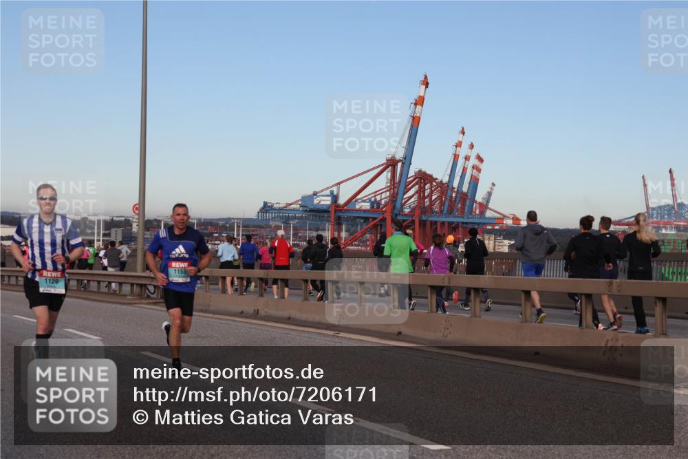 03.10.2024 - Köhlbrandbrückenlauf Matties Gatica Varas http://msf.ph/oto/7206171 03.10.2024 09:33:16 Position 2 1129, 1155 meine-sportfotos.de