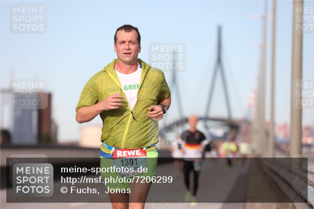03.10.2024 - Köhlbrandbrückenlauf Fuchs,  Jonas http://msf.ph/oto/7206299 03.10.2024 09:42:54 Position 3 1391 meine-sportfotos.de
