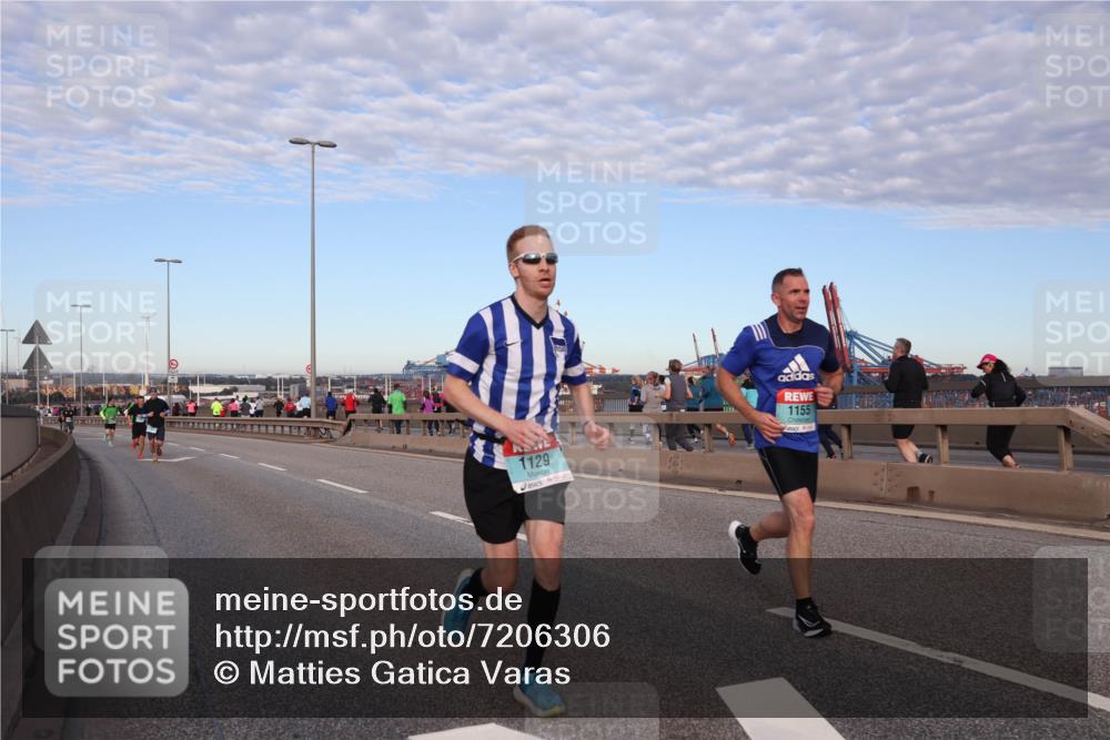 03.10.2024 - Köhlbrandbrückenlauf Matties Gatica Varas http://msf.ph/oto/7206306 03.10.2024 09:33:18 Position 2 1155, 1129 meine-sportfotos.de