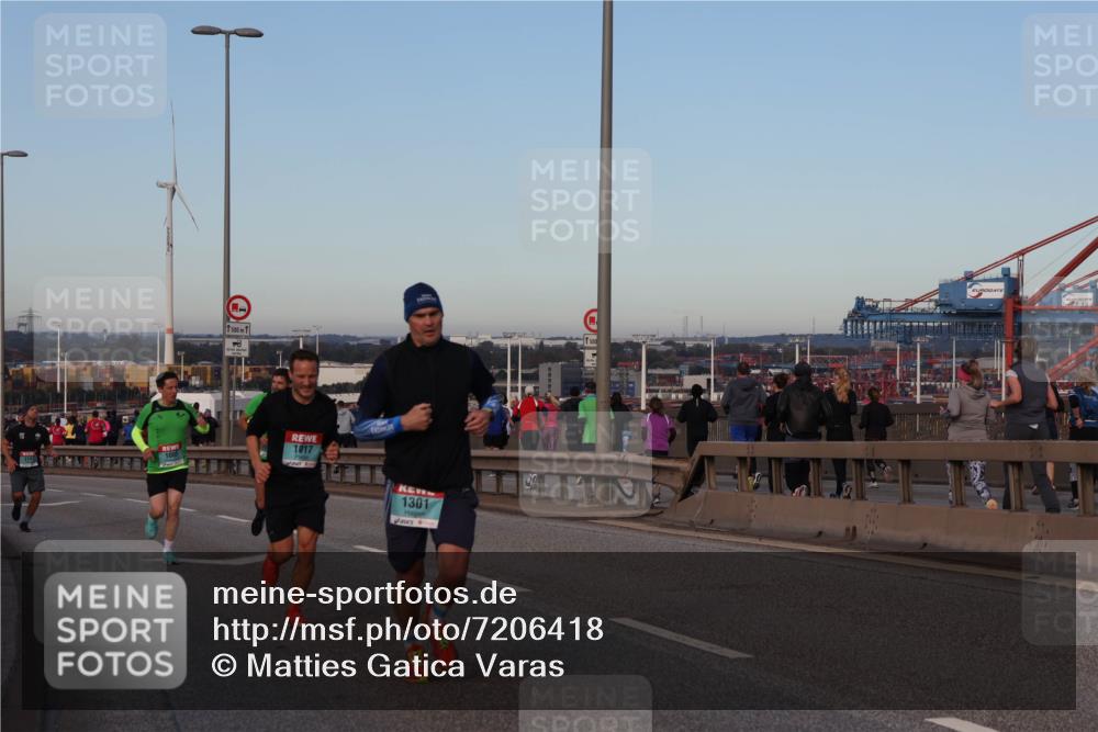 03.10.2024 - Köhlbrandbrückenlauf Matties Gatica Varas http://msf.ph/oto/7206418 03.10.2024 09:33:22 Position 2 1500, 1, 1017, 1301 meine-sportfotos.de