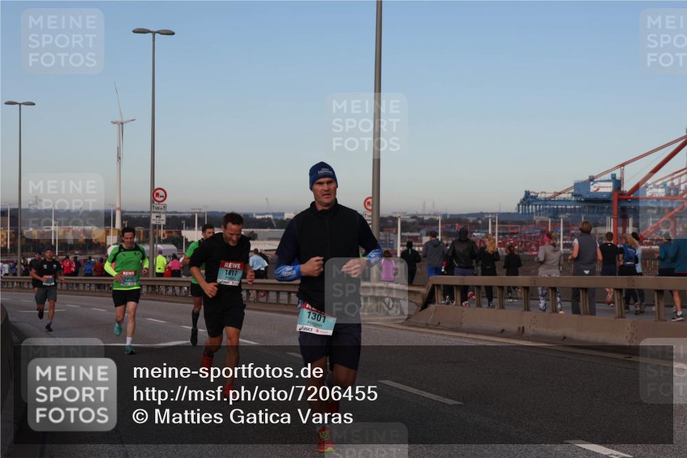 03.10.2024 - Köhlbrandbrückenlauf Matties Gatica Varas http://msf.ph/oto/7206455 03.10.2024 09:33:22 Position 2 1065, 1500, 1017, 1301 meine-sportfotos.de