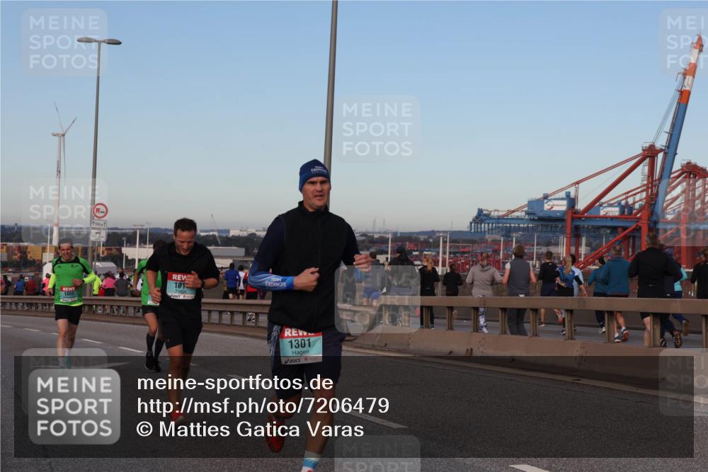 03.10.2024 - Köhlbrandbrückenlauf Matties Gatica Varas http://msf.ph/oto/7206479 03.10.2024 09:33:23 Position 2 500, 1013, 1301 meine-sportfotos.de