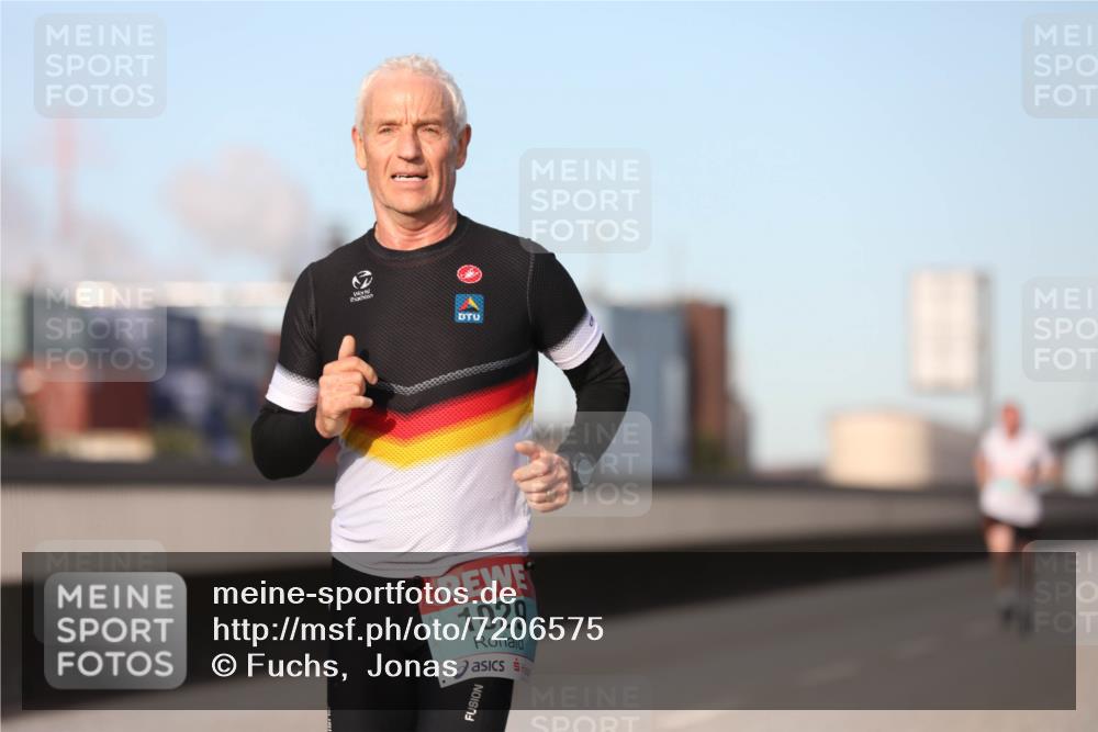 03.10.2024 - Köhlbrandbrückenlauf Fuchs,  Jonas http://msf.ph/oto/7206575 03.10.2024 09:43:00 Position 3 1029 meine-sportfotos.de