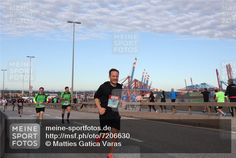03.10.2024 - Köhlbrandbrückenlauf Matties Gatica Varas http://msf.ph/oto/7206630 03.10.2024 09:33:25 Position 2 1021, 1017 meine-sportfotos.de