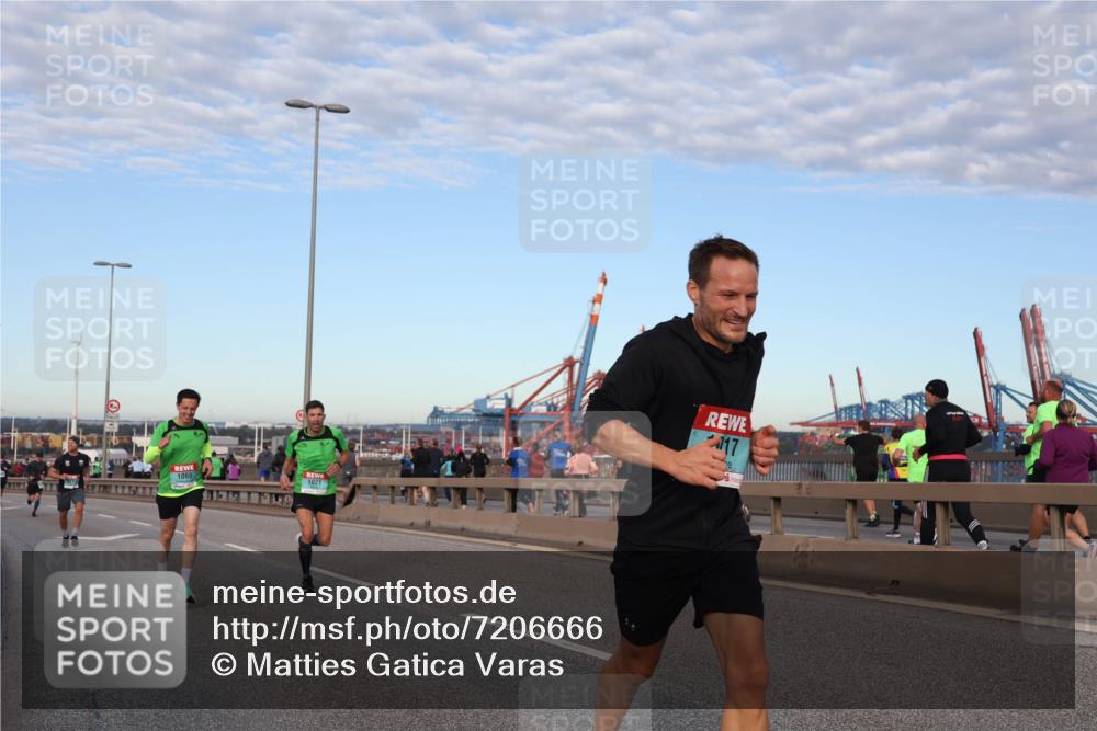 03.10.2024 - Köhlbrandbrückenlauf Matties Gatica Varas http://msf.ph/oto/7206666 03.10.2024 09:33:26 Position 2 1065, 1021, 17 meine-sportfotos.de